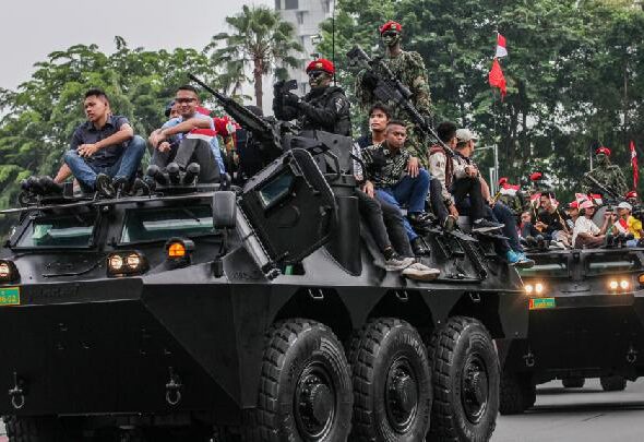 Attachment for Jenderal Bintang Tiga Jabat Sekaligus Panglima Kopassus, Marinir, dan Kopasgat